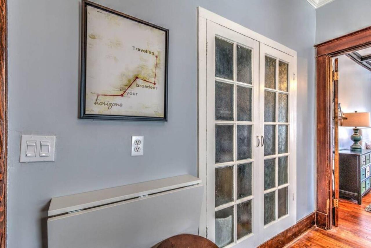 Classic Woodwork And Details In 1912 Colonial Memphis Eksteriør billede