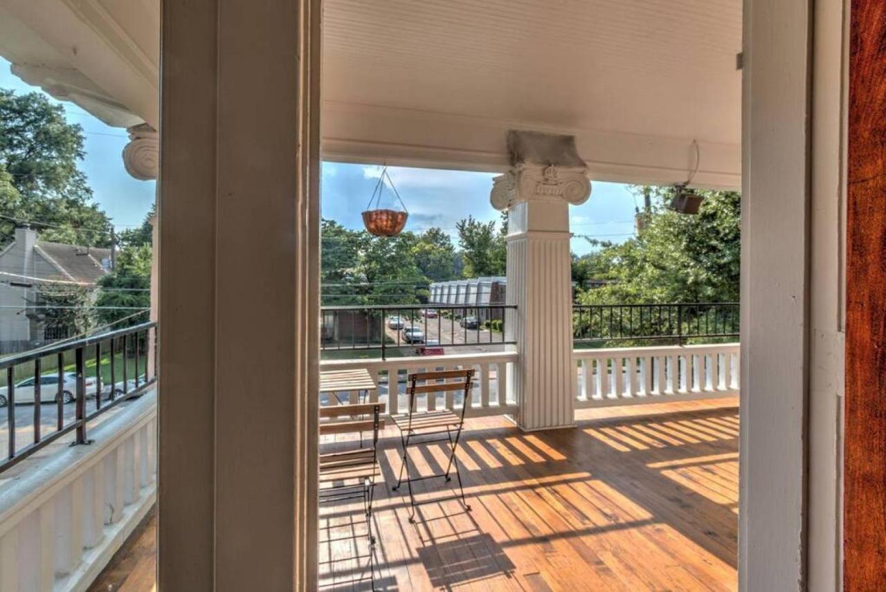 Classic Woodwork And Details In 1912 Colonial Memphis Eksteriør billede